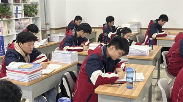 郑州创新学校是正规学校(郑州创新学校是正规学校)